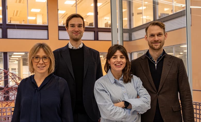 Sofie Wassenius, Peter Bohman, Madeleine Sjödahl och Mikael Zetterström från Bonnier Fastigheter i en kontorsmiljö.